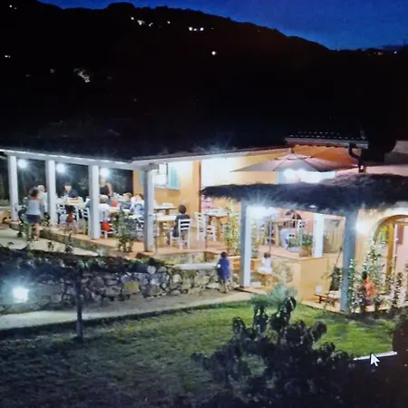 Agriturismo Montefabbrello 农家乐 费拉约港